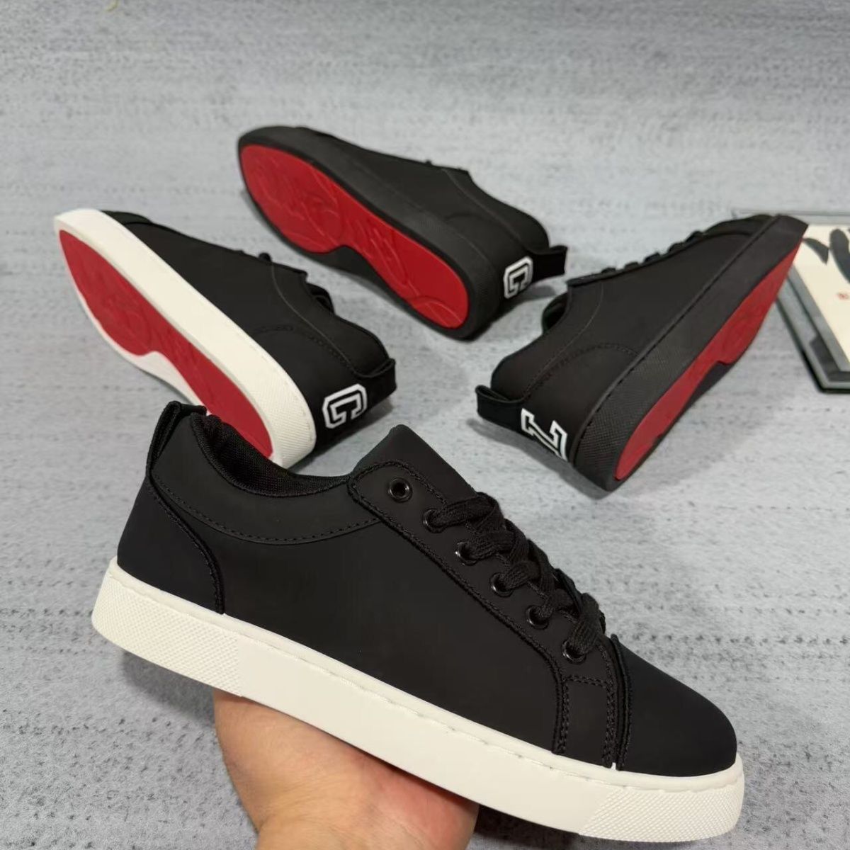O'ZINI NARXIDA LOUBOUTIN